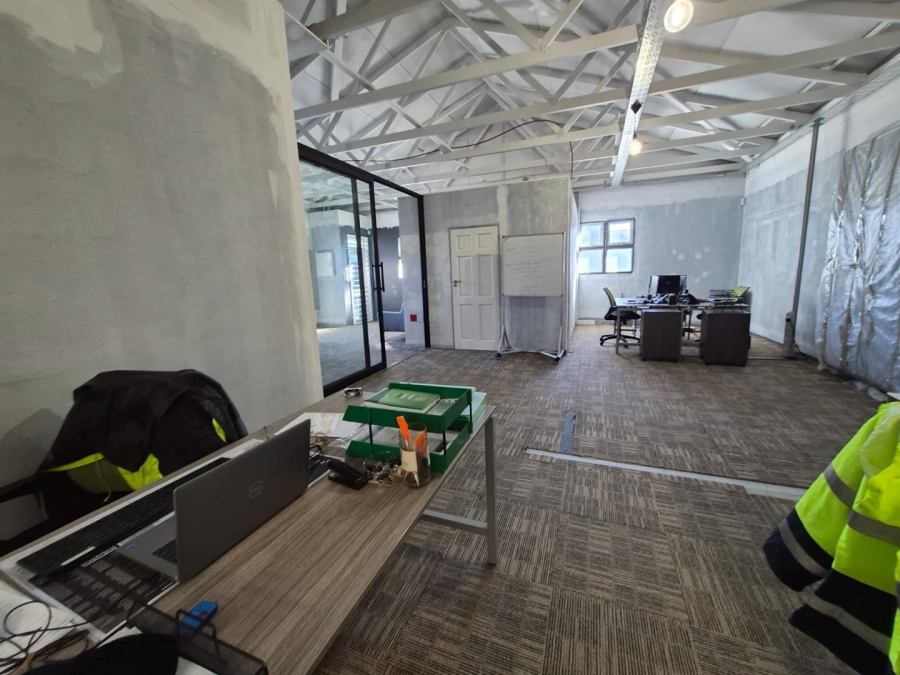 To Let Commercial Property for Rent in Pinelands Western Cape